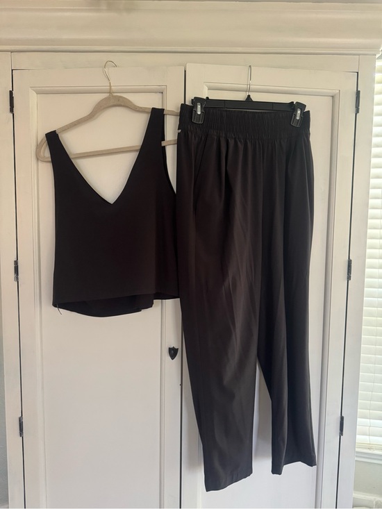 Vuori Pants - Vouri villa Black Women's V-Neck Tank & Elastic Waist Pants Set